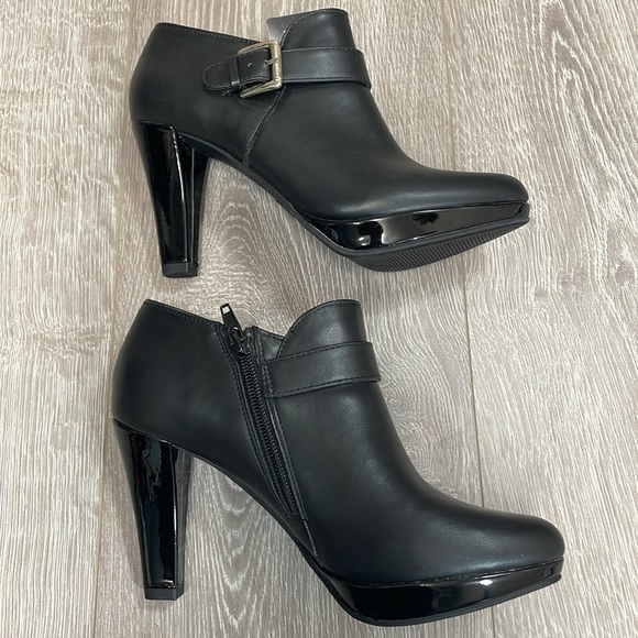 NWT East 5th EF Emmelie Black Booties Memory Foam Buckle Heeled 6 - Picture 11 of 16